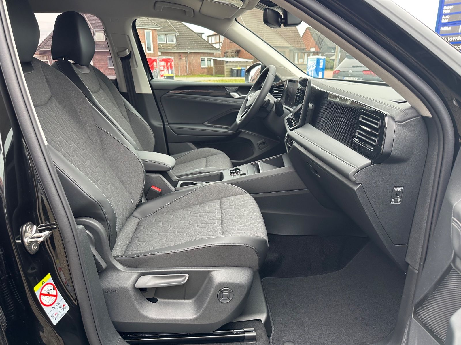 Fahrzeugabbildung Volkswagen Tiguan 1.5 eTSI Life DSG ACC/LED/Einparkh/Shzg
