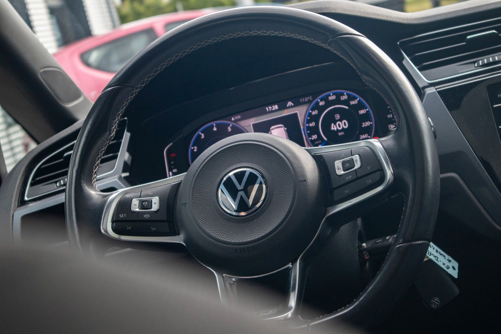 Fahrzeugabbildung Volkswagen Touran Highline R-Line*AHK*DSG*PANO*