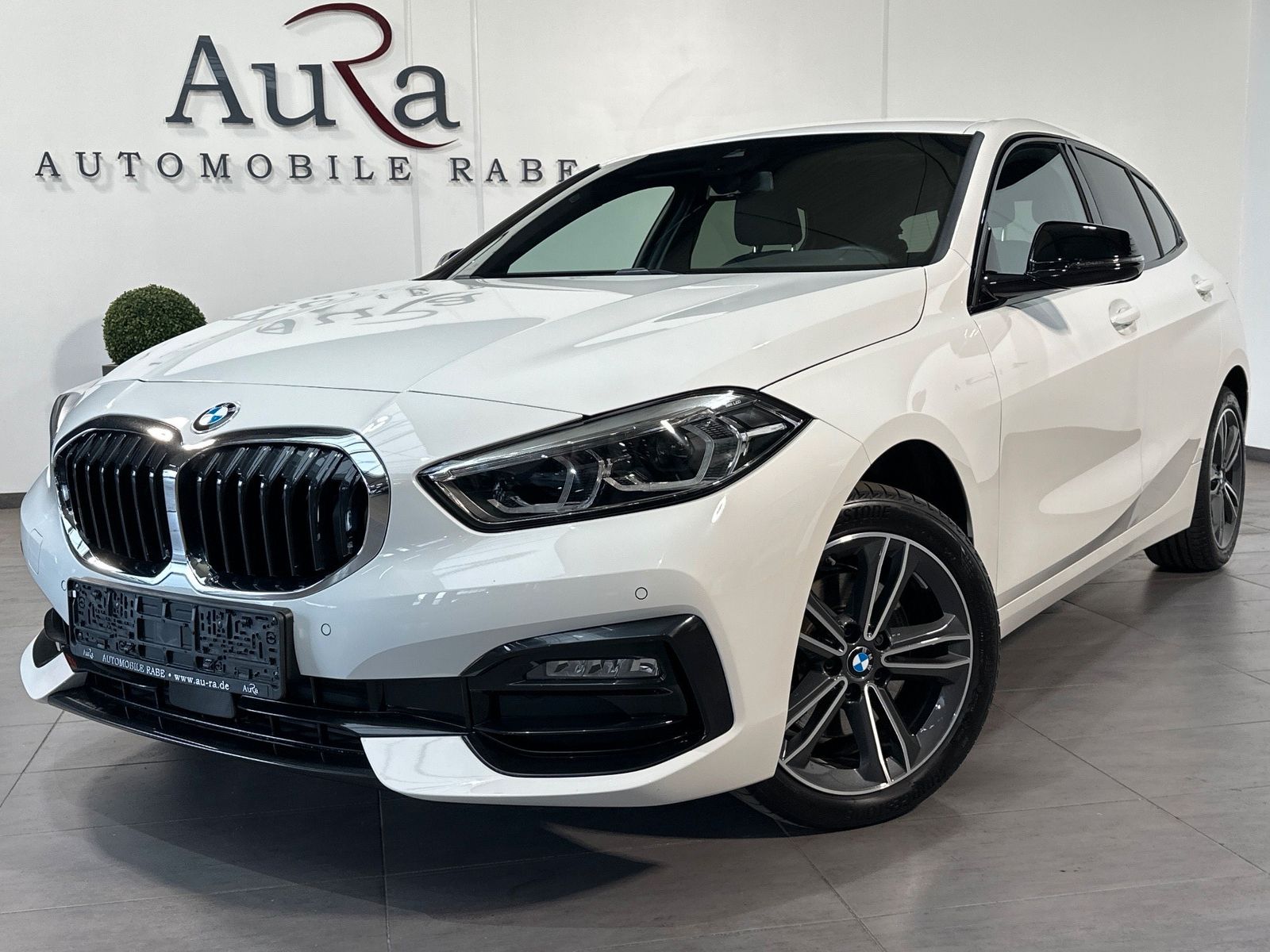 BMW 118i Aut. Sport Line NAV+LED+SHZ+PDC+17ZOLL