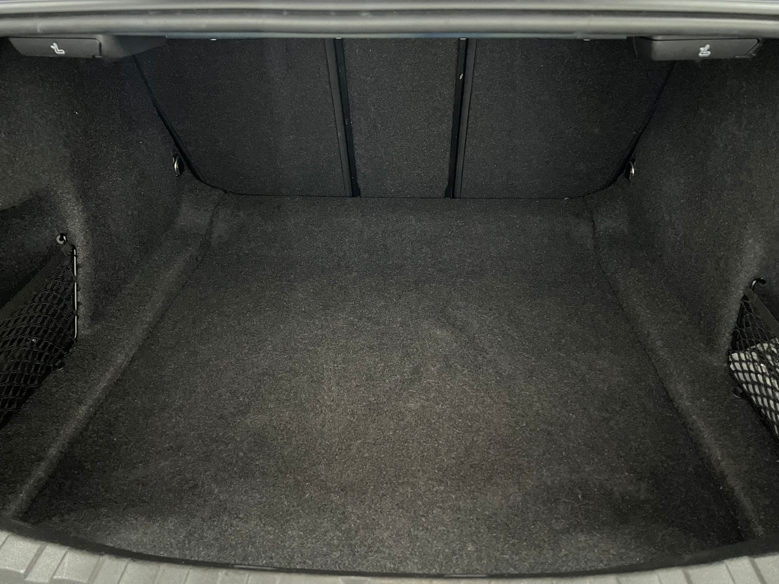 Fahrzeugabbildung BMW 330 i Lim. M SPORT/LASER/360*/H&K/HuD/ACC/DE FZG