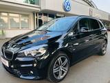 BMW 2 Active Tourer 218 i/Tempomat/PDC/KETTE NEU.. - BMW 218: I