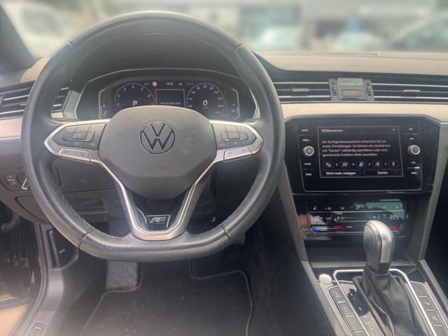 Passat Elegance 1.5 TSI DSG R-Line Navi Area Vie