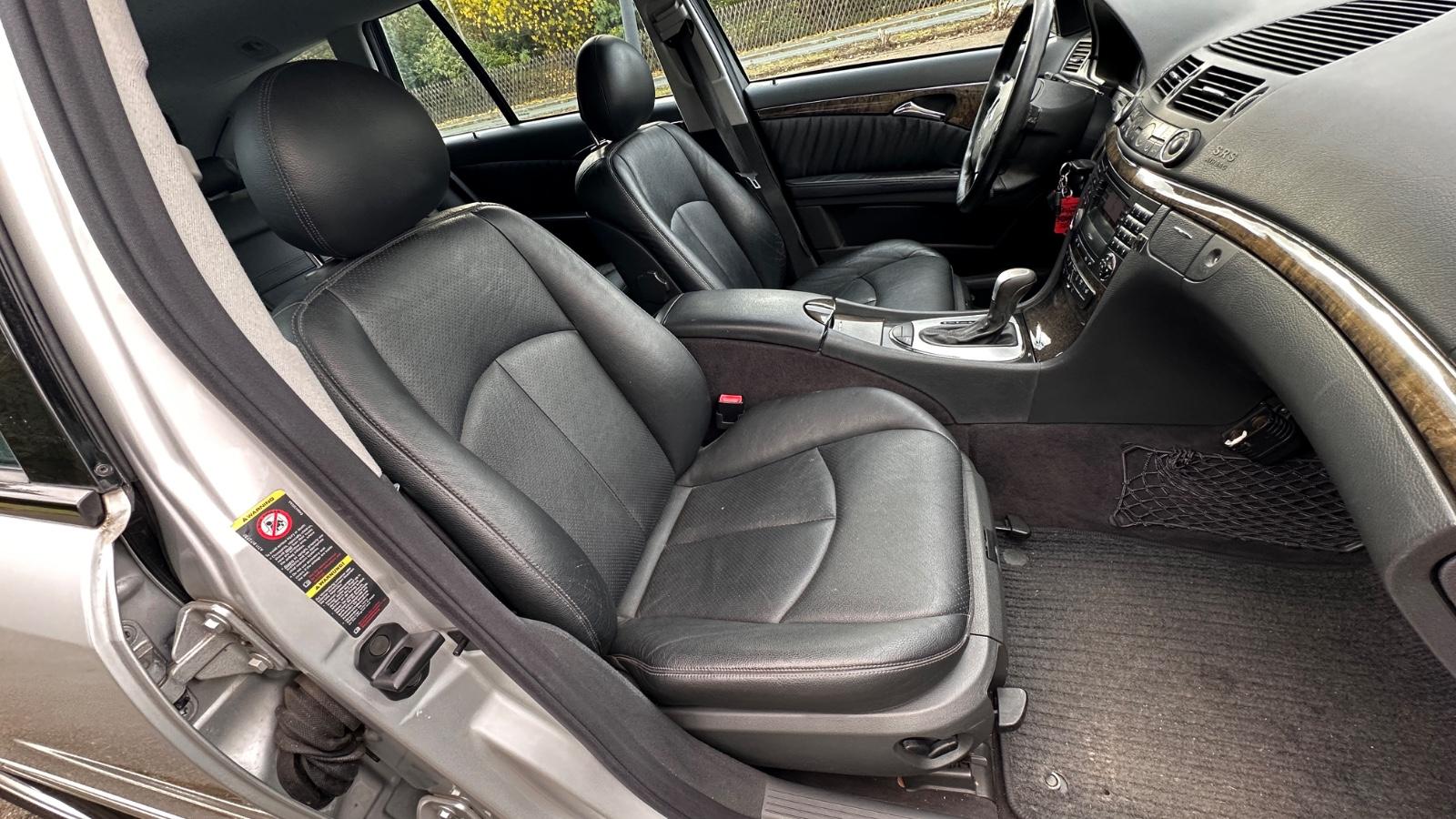 Mercedes-Benz E240 2005 — photo 16