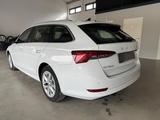 Skoda Octavia Combi 2.0 TDI Style LED/ACC/AHK/SHZ/Navi - Skoda Octavia mit Diesel-Antrieb: Kombi, Automatik