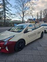 Toyota Prius 1.8-l-VVT-i Plug-in Comfort Comfort - rote Toyota Prius