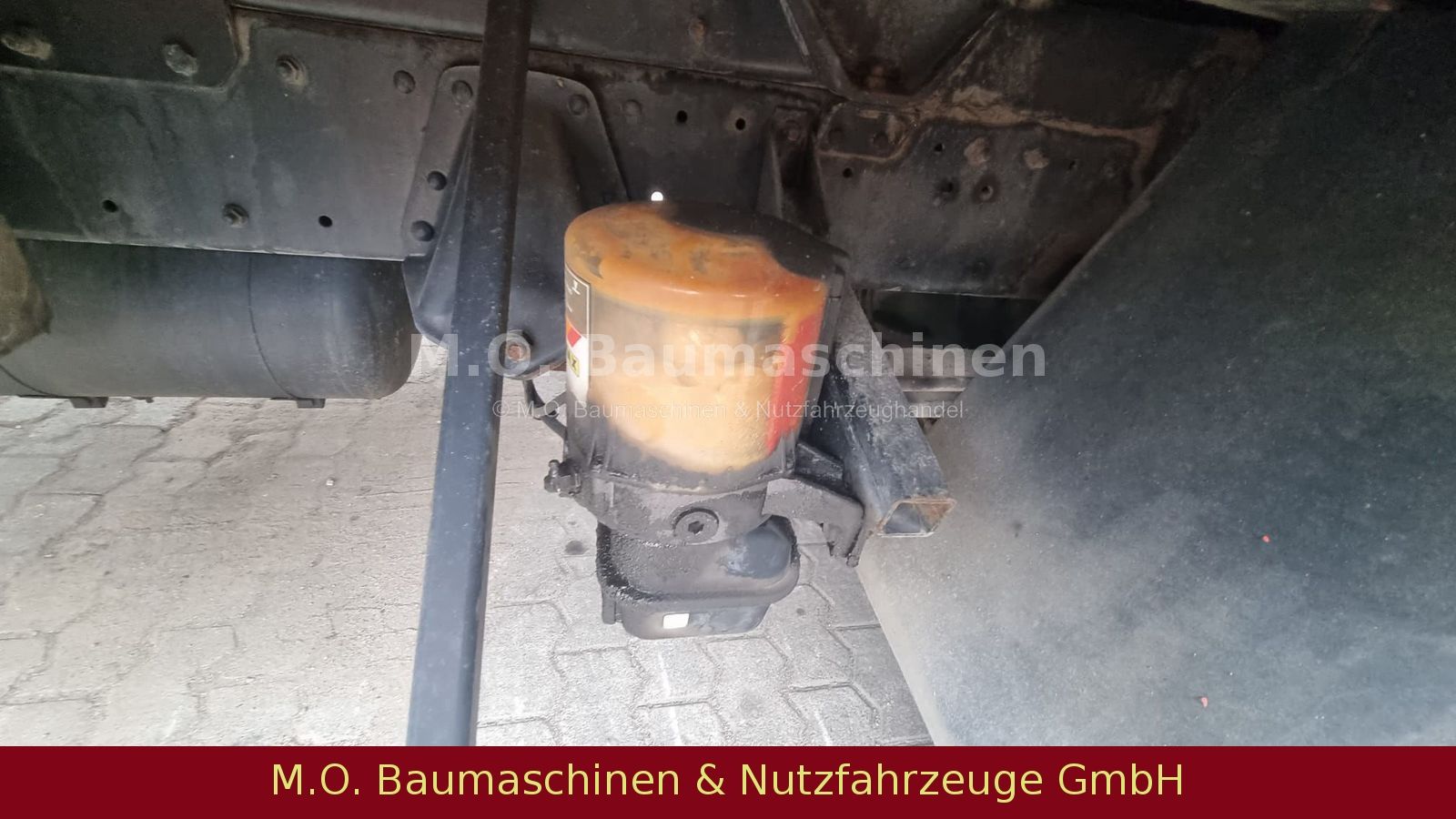 Fahrzeugabbildung MAN LE 8.180 / Doppelkabine / Koffer / Rampe