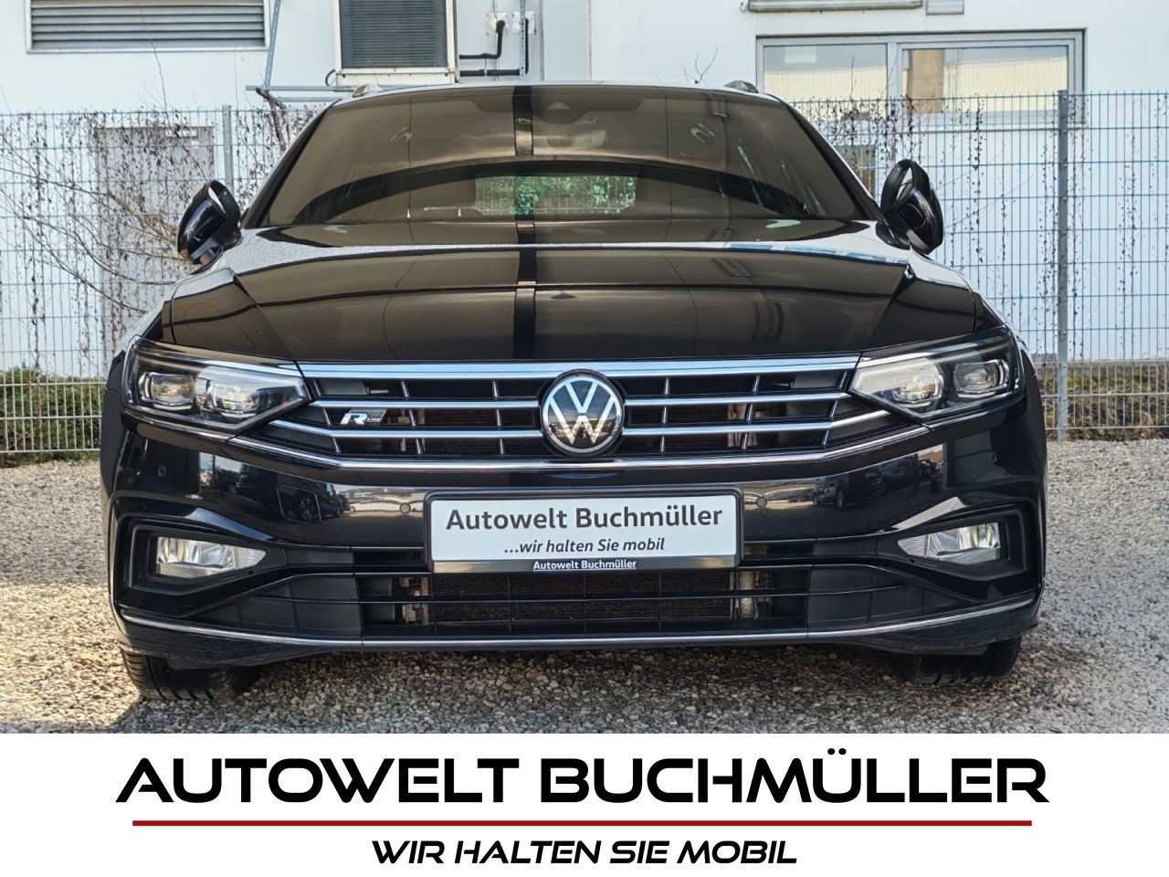 Gebrauchtwagen Volkswagen Passat Passat 2.0 TDI DSG,2xR-LINE,SITZKLIMA,AHK,MATRIX in Nersingen
