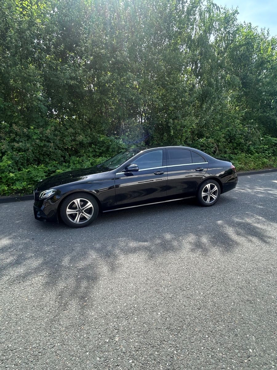 MERCEDES-BENZ E 200 d Autom AMG Sparsam