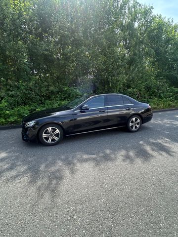 MERCEDES-BENZ E 200 d Autom AMG Sparsam