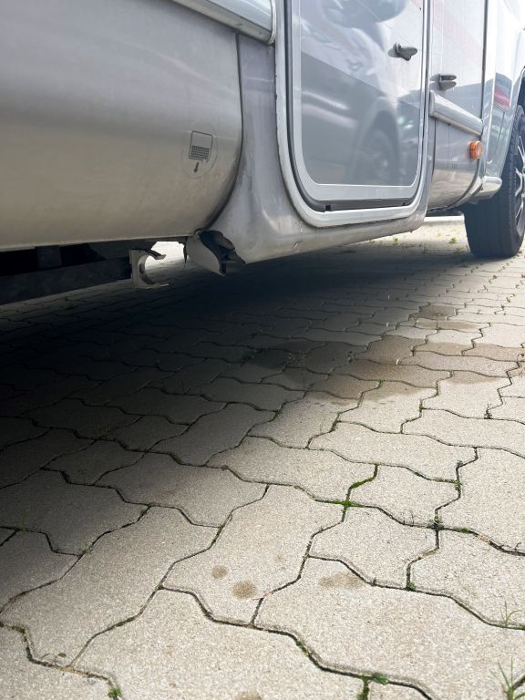 Fahrzeug Übersicht 8 Fahrzeugabbildung LMC Cruiser V 646 G beschädigt/HÄNDLER UND GEWERBE