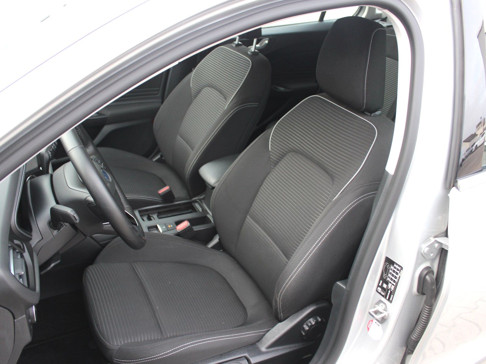 Fahrzeugabbildung Ford Focus Titanium 1,5 EcoBlue Start/Stopp