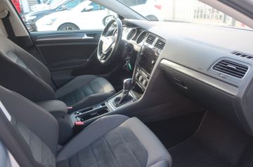Volkswagen Golf - 12