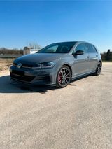 Volkswagen Golf  VII 2.0 TSI GTI TCR (TÜV NEU!)