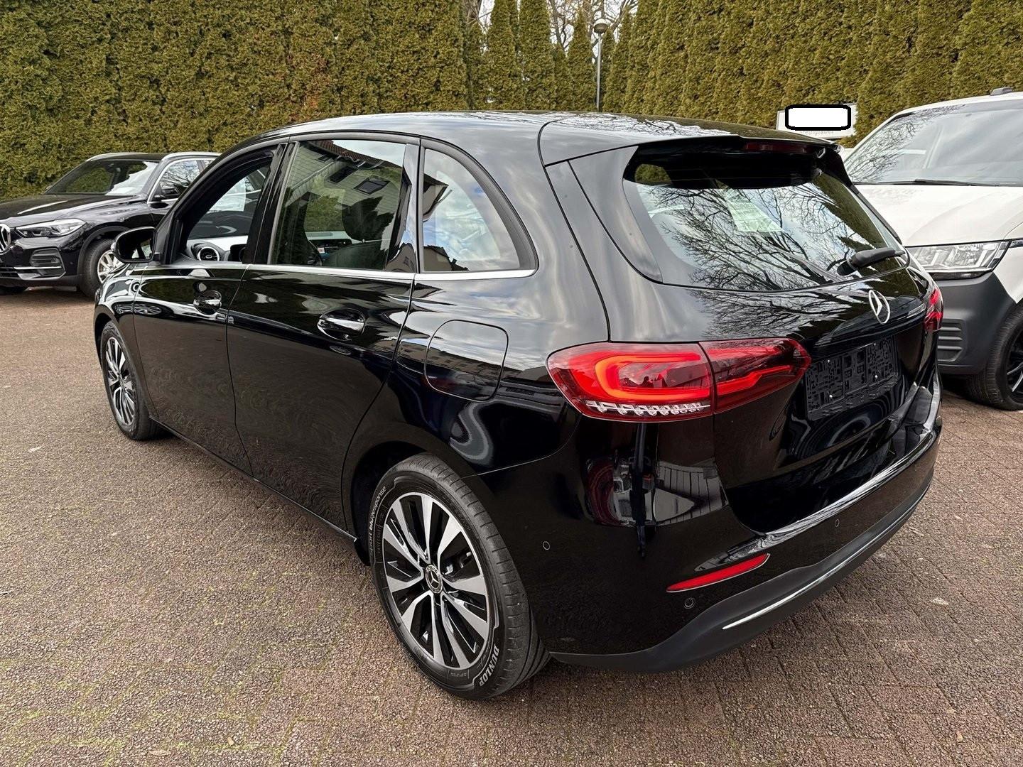 Mercedes-Benz B 200 d 8G-DCT "Style" Multibeam