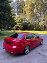 BMW E90 330i LCI - BMW 330: 330i E90