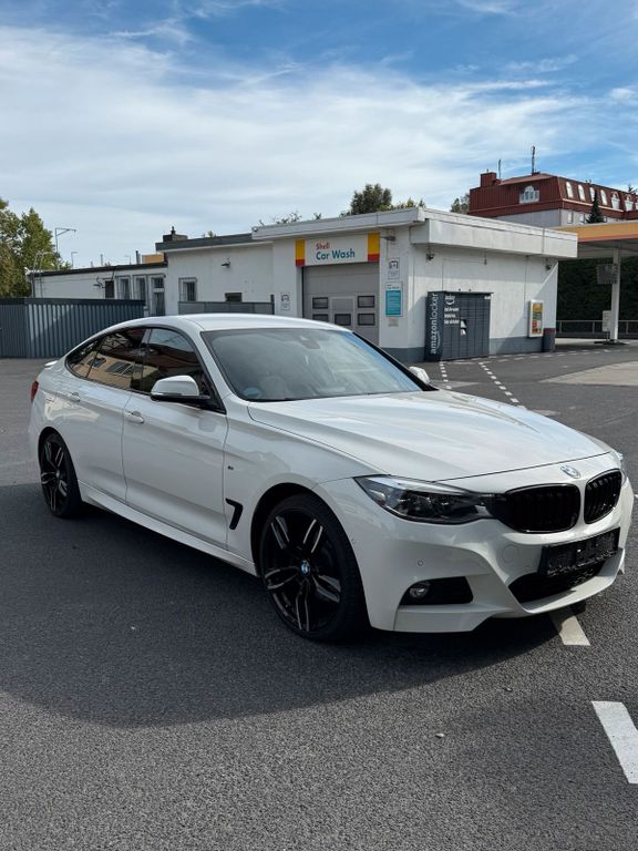 Image of BMW 330 Gran Turismo