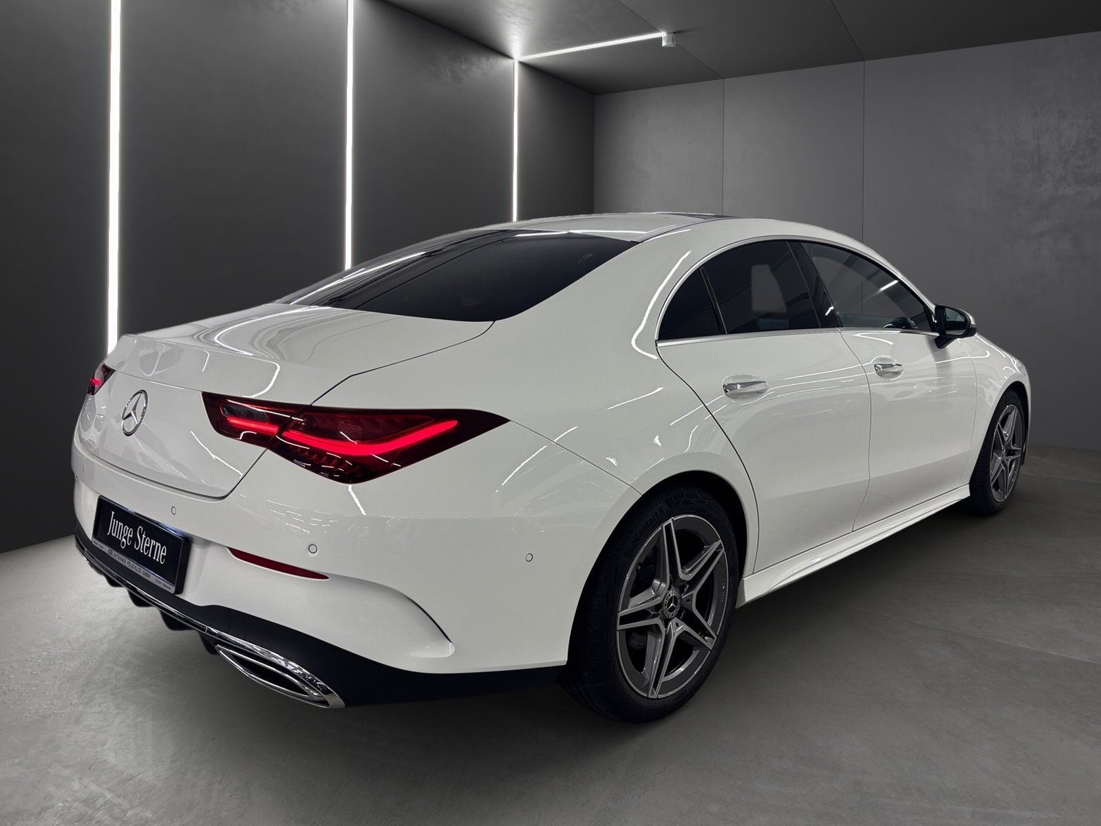 Fahrzeugabbildung Mercedes-Benz CLA 200 AMG*Pano*AHK*STHZG*Distronic*Totwinkel*