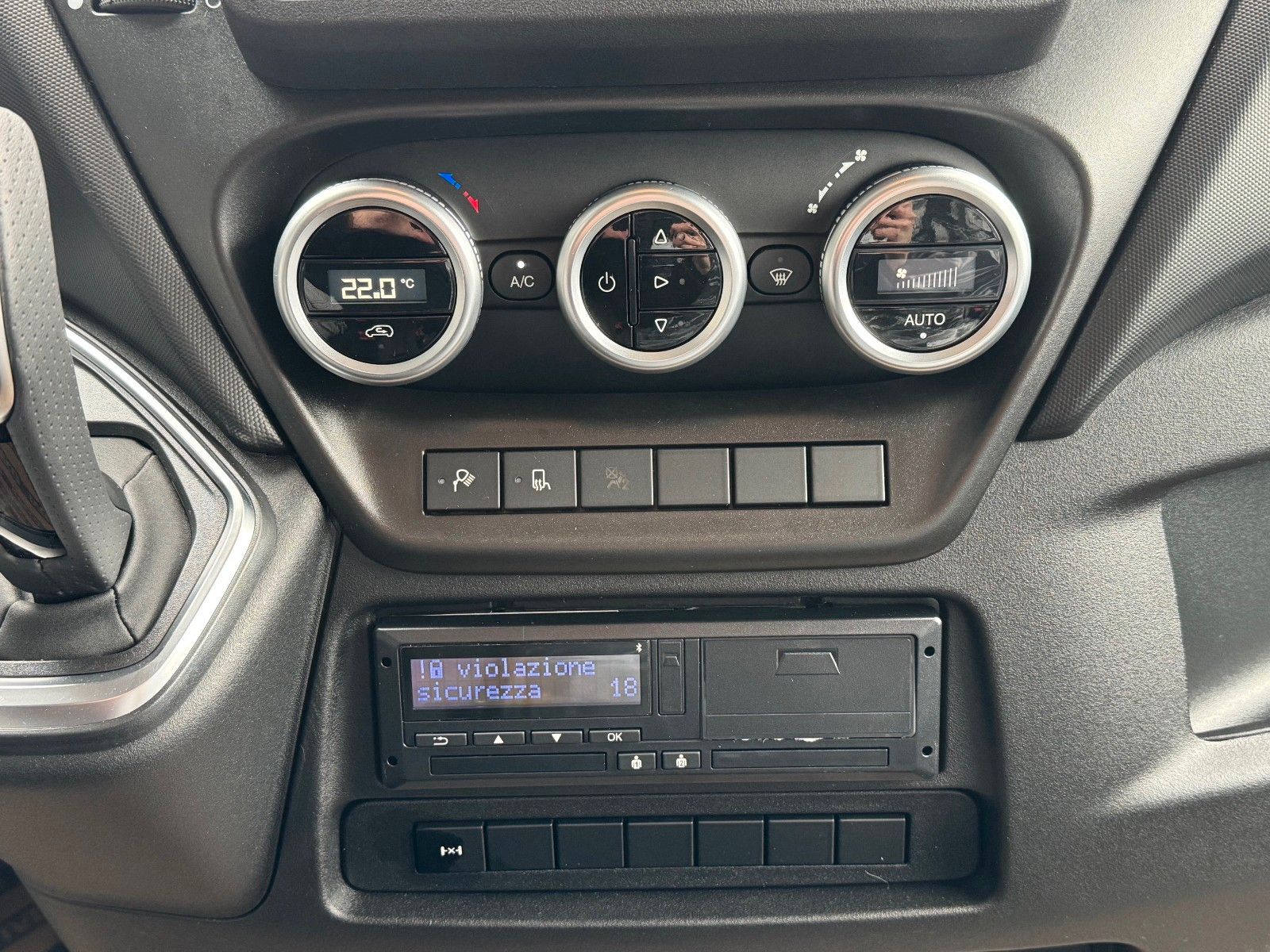 Fahrzeugabbildung Iveco Daily 70C21 3.0L