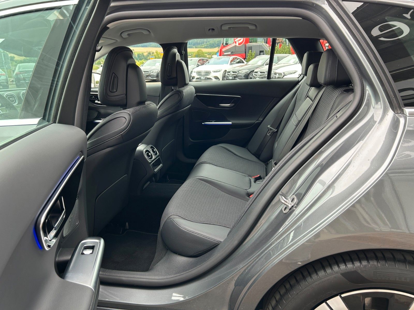 Fahrzeugabbildung Mercedes-Benz C 220 AVANTGARDE+DIS+HUD+360°+DAB+MEMORY+SPUR