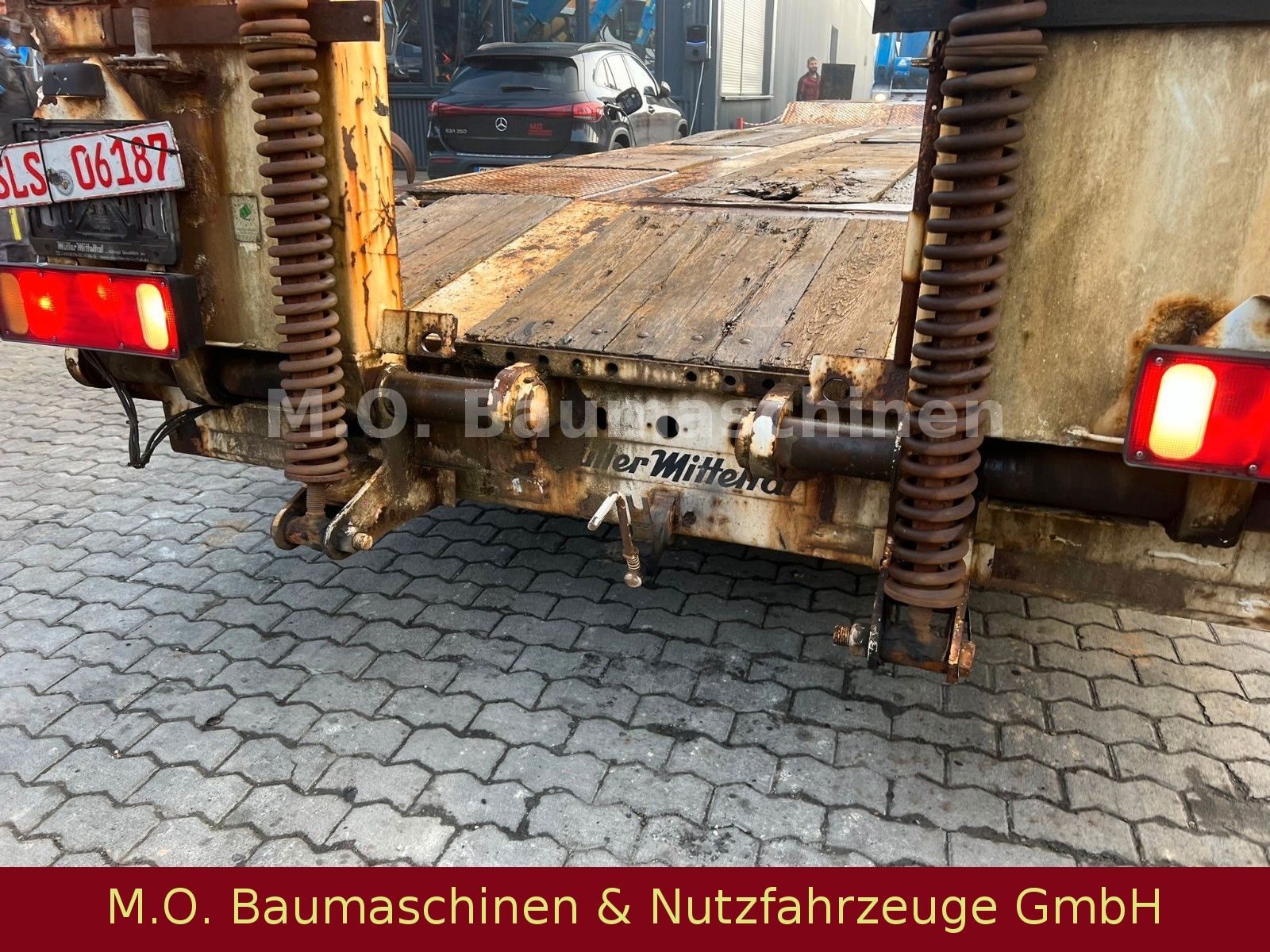 Fahrzeugabbildung Müller-Mitteltal T 30,0 Kompakt / 3 Achser / Blatt /Rampen/