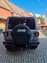 Jeep Wrangler 2.0 T-GDi Unlimited Sahara Automati... - silberne Jeep Wrangler