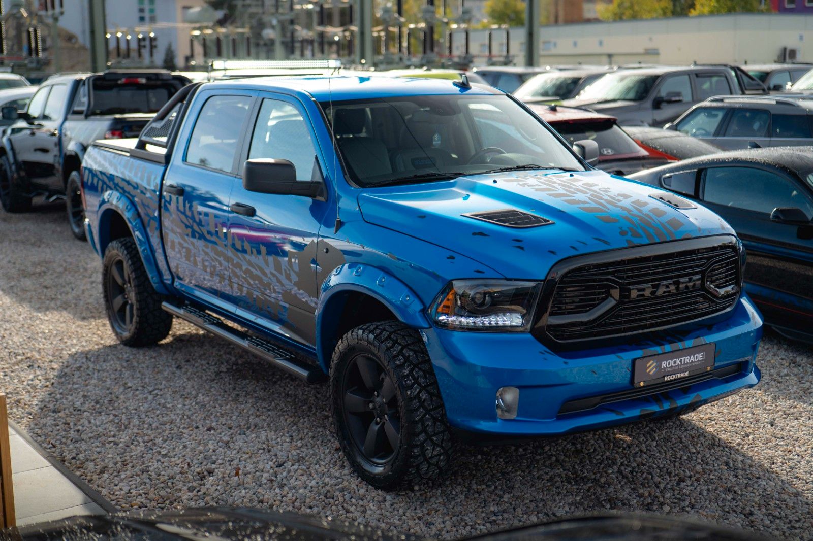 Fahrzeugabbildung Dodge RAM 5.7 V8 HEMI 4x4 OFFROAD Night-Paket *LED*