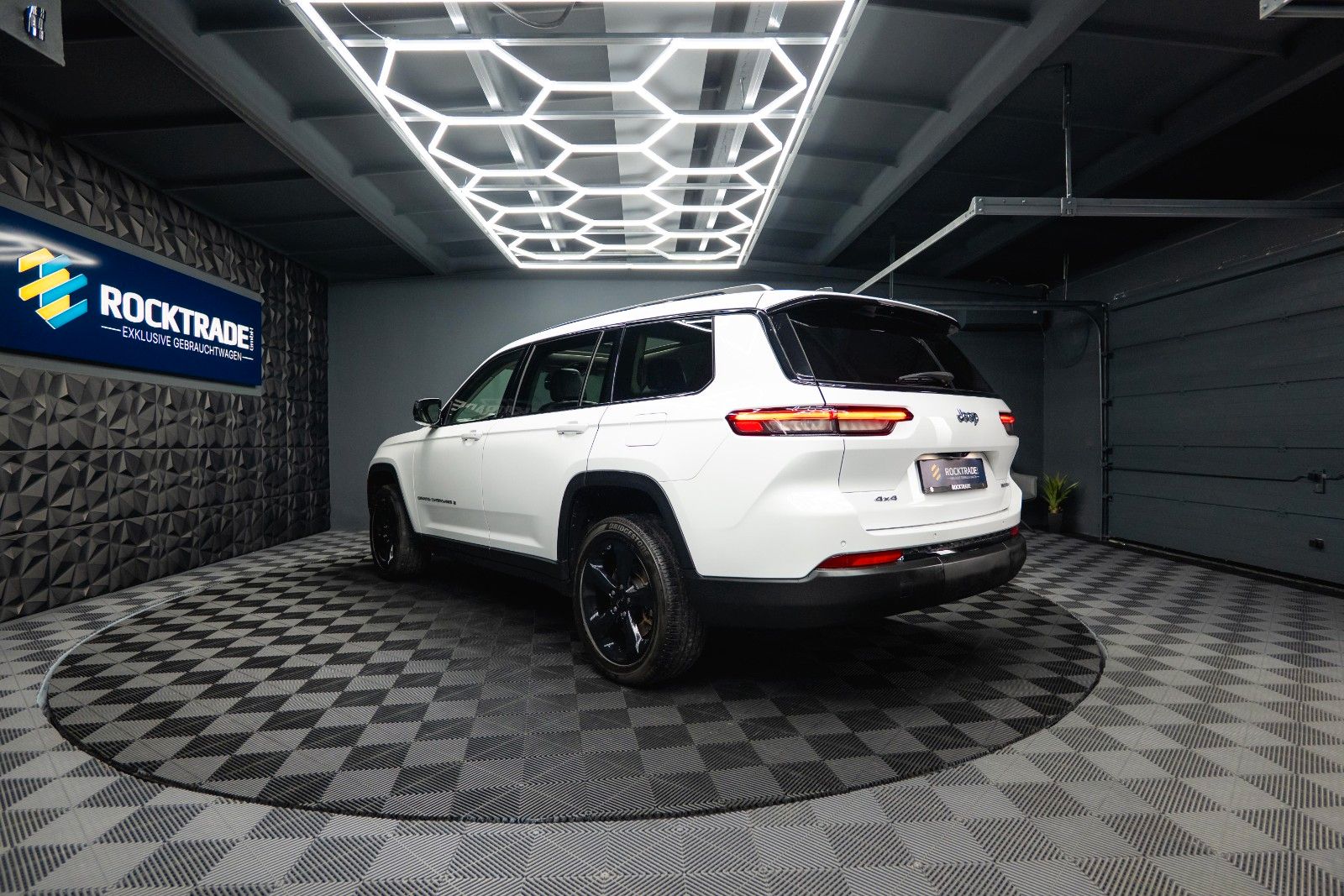 Fahrzeugabbildung Jeep Grand Cherokee 3.6 4x4 LIMITED L Night*ACC*Pano*