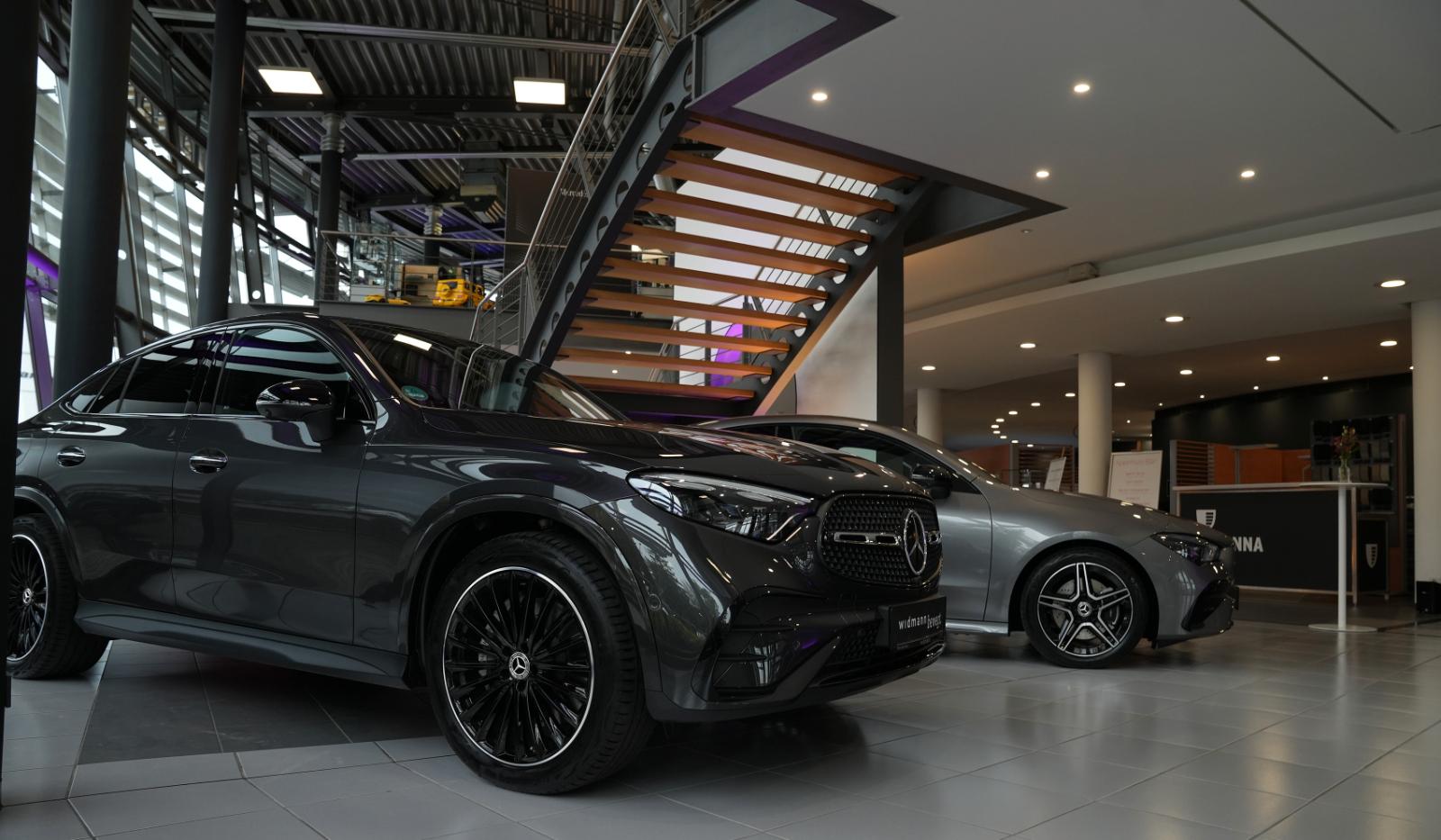 showroom-image-top