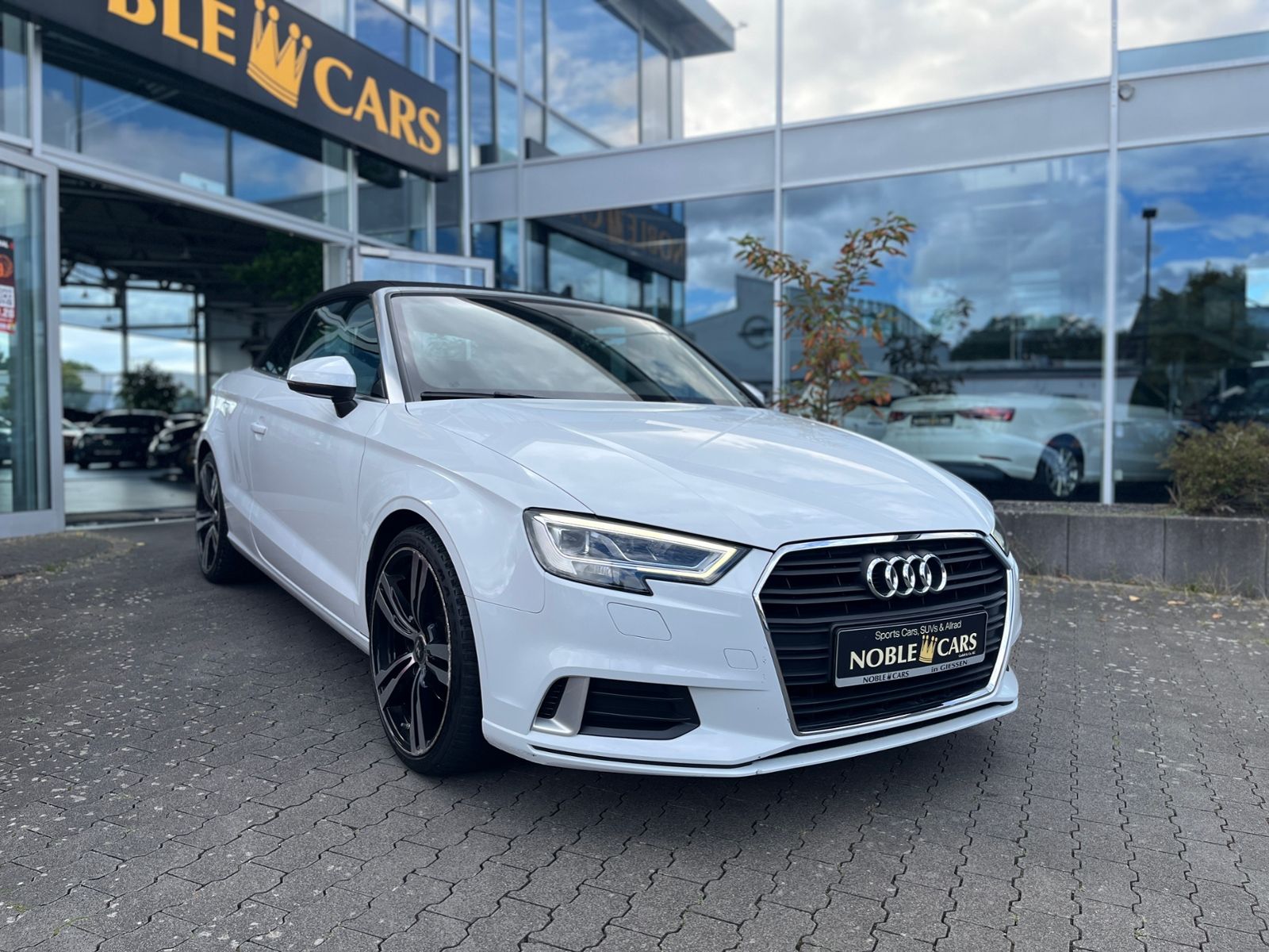 Fahrzeugabbildung Audi A3 Cabriolet Sport 35 TFSI S tronic AHK NAVI LED