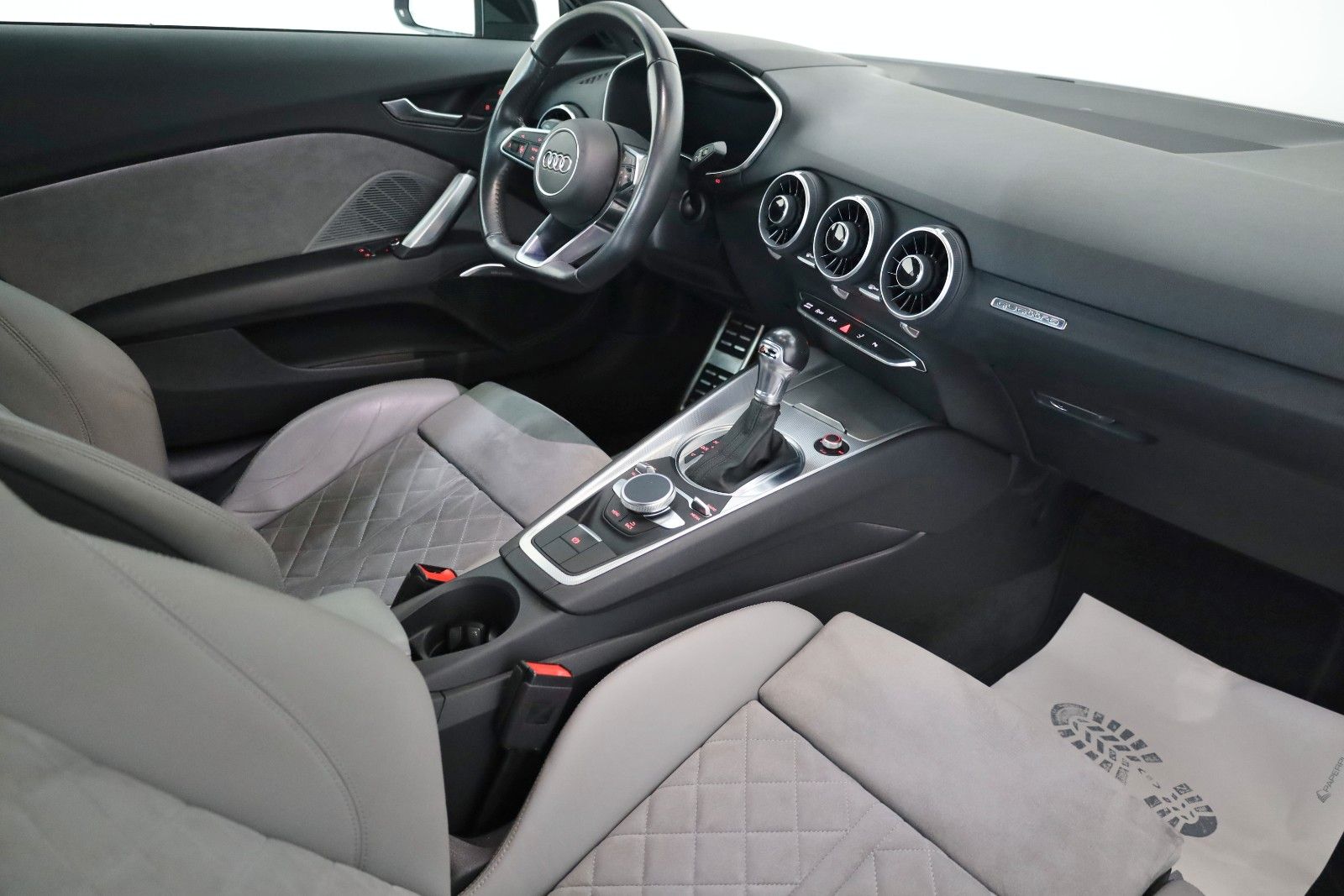 Fahrzeugabbildung Audi TT Coupe 2.0 TFSI quattro S line Navi,Bang&O,SH