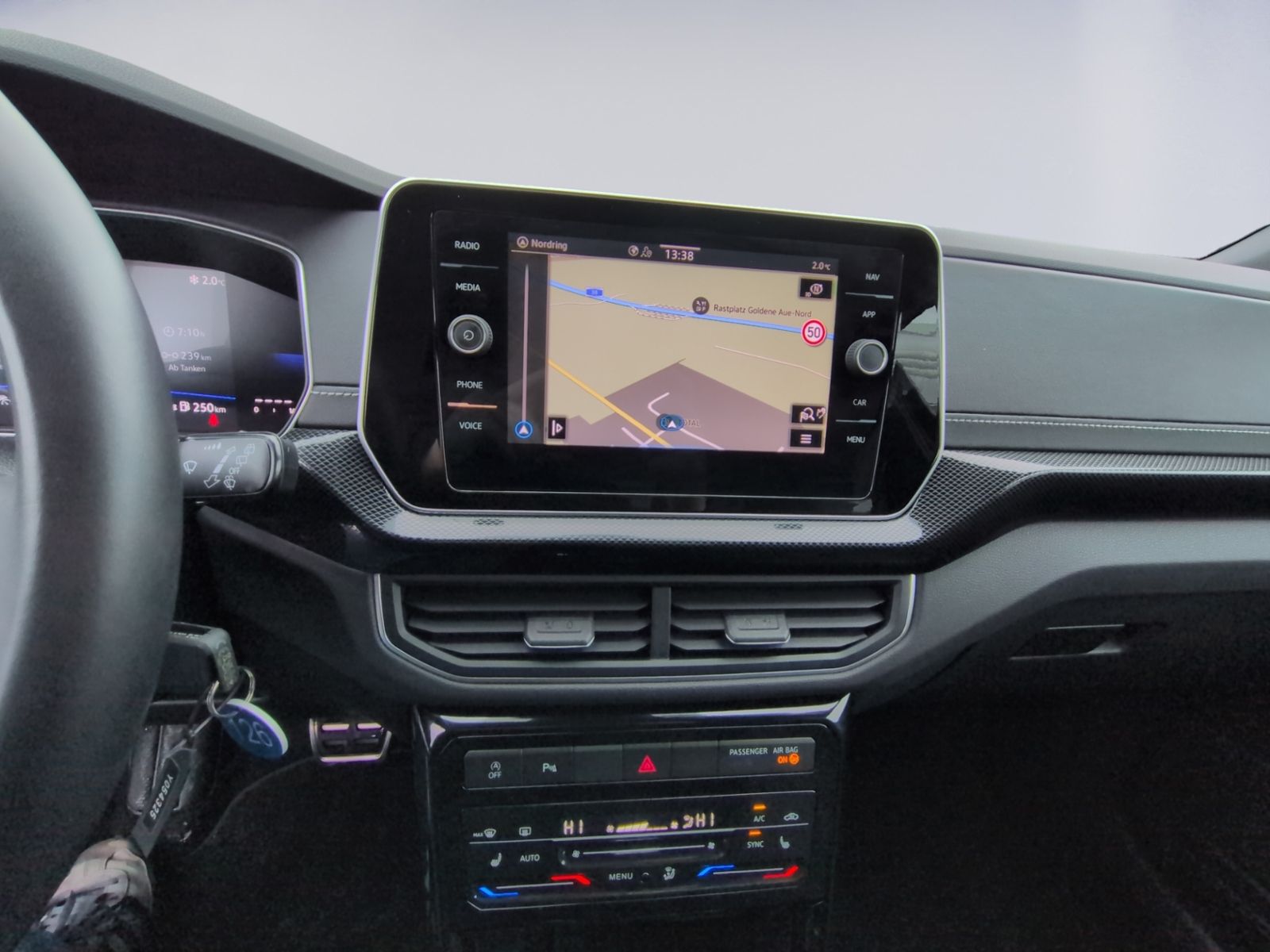 T-Cross 1.5 TSI DSG R-Line KAMERA+NAVI+AHK