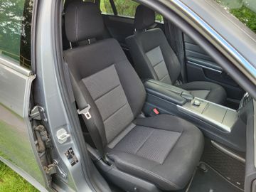 Mercedes E 220 - 8