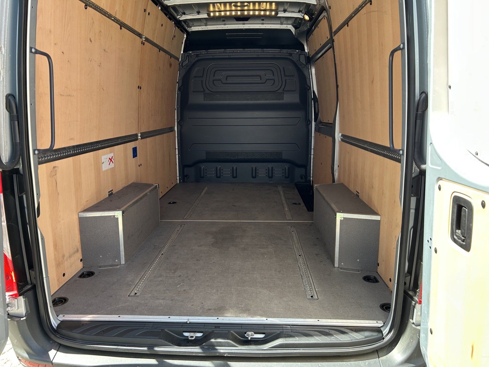 Fahrzeugabbildung Mercedes-Benz Sprinter 317CDI KastenHoch MBUX Navi 360°EDW SHZ