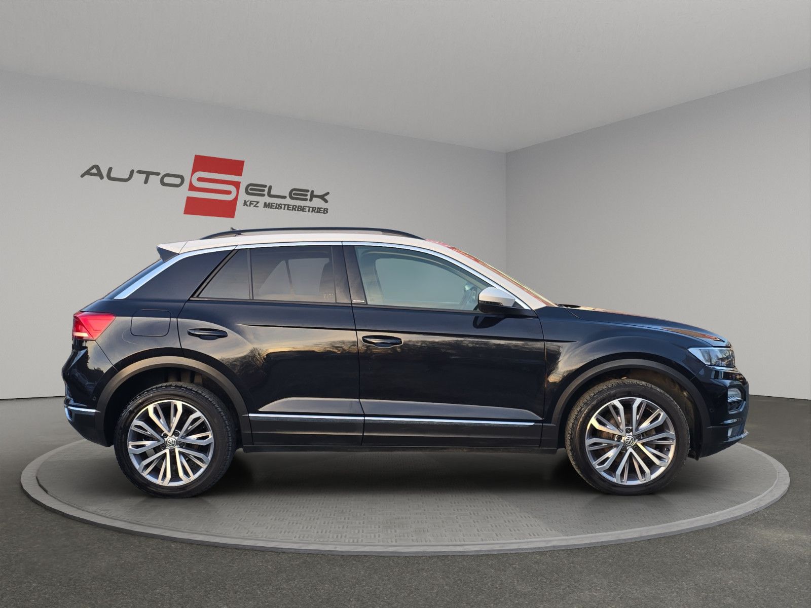 Fahrzeugabbildung Volkswagen T-Roc IQ.DRIVE AUS 1.HAND TOP ZUSTAND