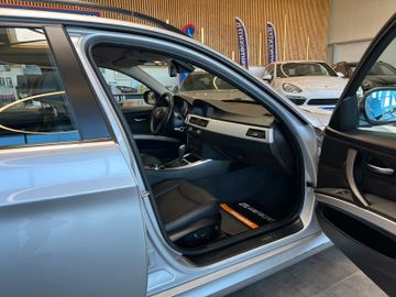 MYAUTOCENTER – Gebraucht- und Jahreswagen mit Werkstattservice in Pfaffenhofen BMW 320d Touring *Xenon*Leder*Automatik*AHK*