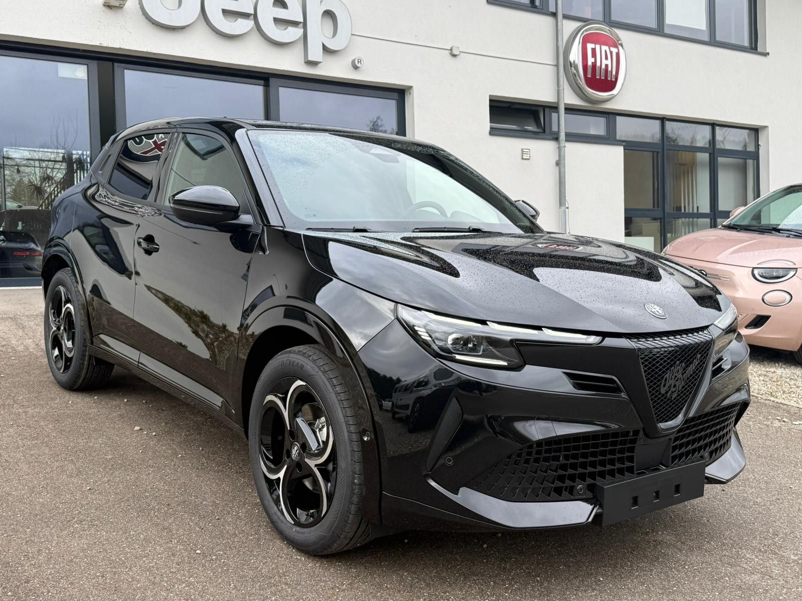 Fahrzeugabbildung Alfa Romeo Junior Ibrida 1.2 VGT 48V-Hybrid 107 kW Ti