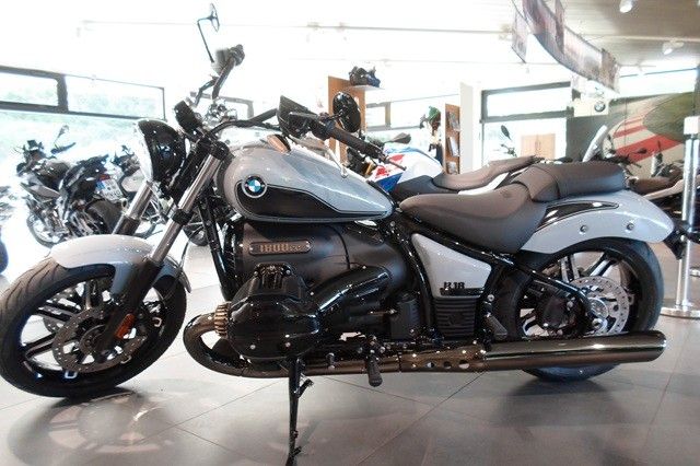 Fahrzeugabbildung BMW R18 mit Blacked-Out-Paket
