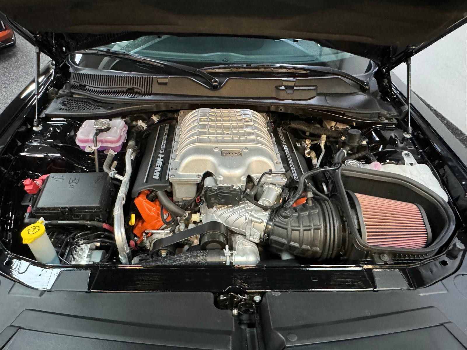 Fahrzeugabbildung Dodge HELLCAT JAILBREAK -LAST CALL-YELLOW CALIPERS