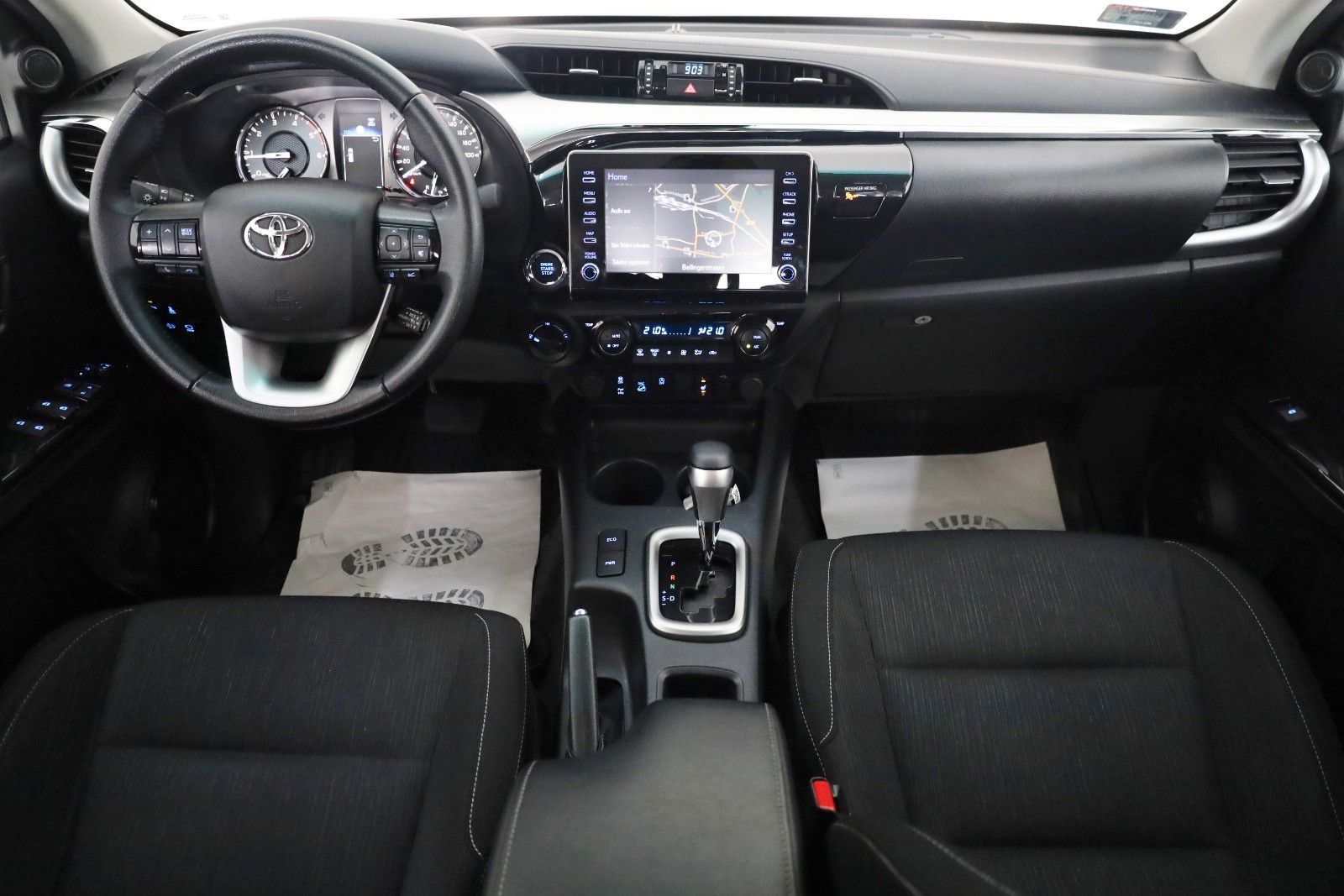 Fahrzeugabbildung Toyota Hilux 2.8 D-4D Executive, CarPlay, Kamera, Rollo