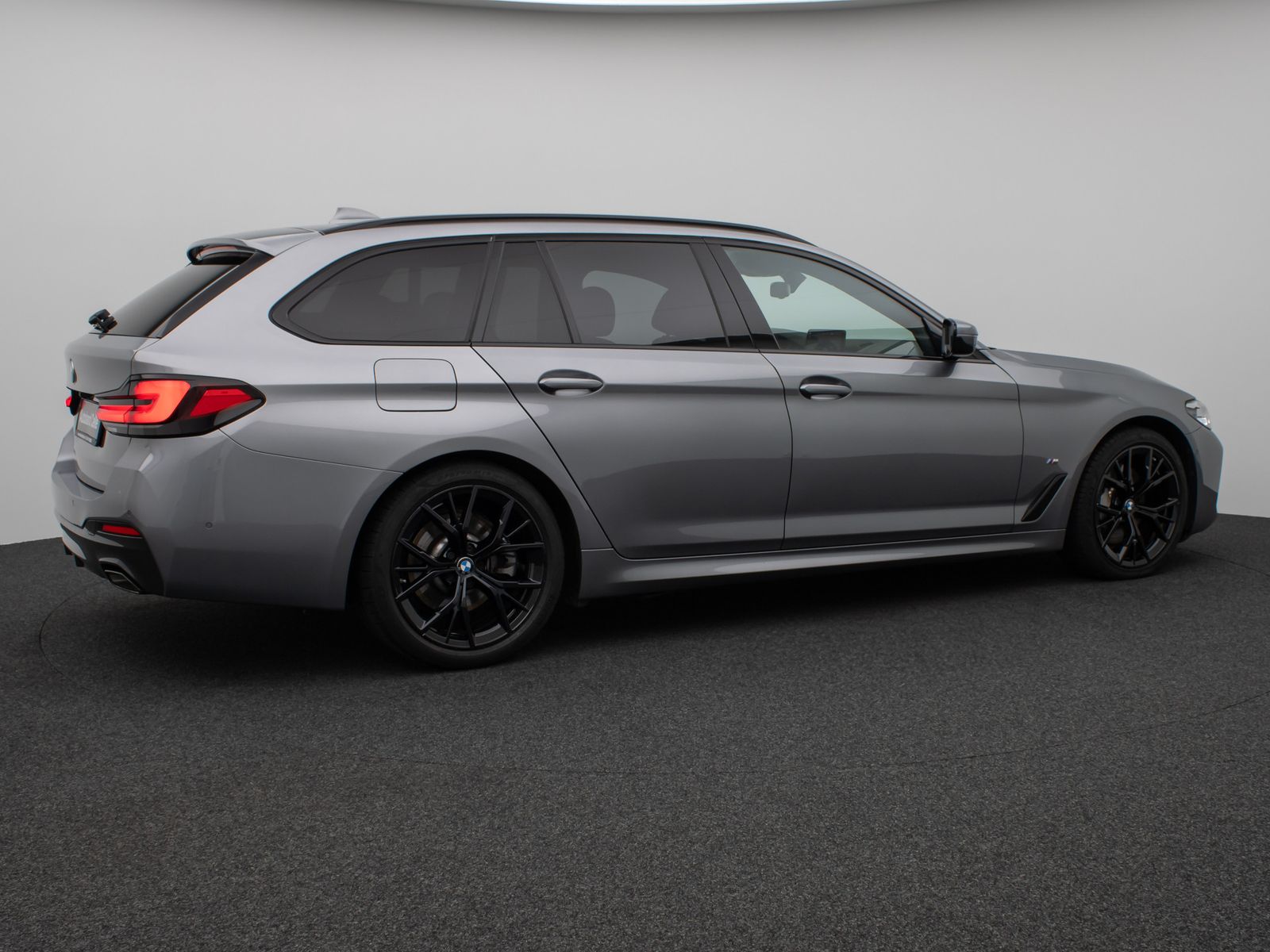 Fahrzeugabbildung BMW 530i M Sport Kamera DAB CockPitPro Komfort Alarm