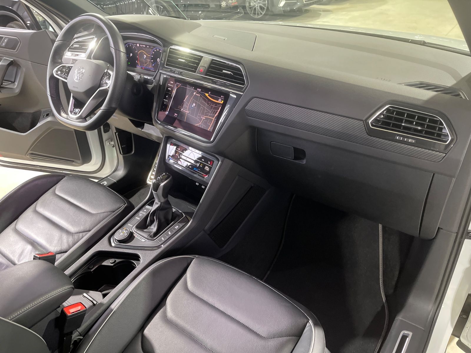Volkswagen R-LINE 4MOT 245 PS SHZ HINTEN PANO AHK foto 15