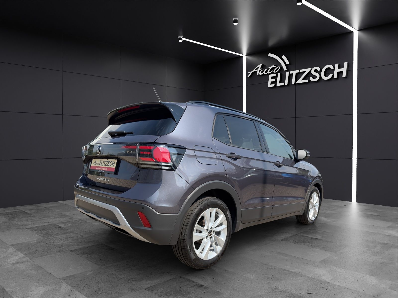 Fahrzeugabbildung Volkswagen T-Cross TSI Life LED AHK AppCon ACC Lane-Assist