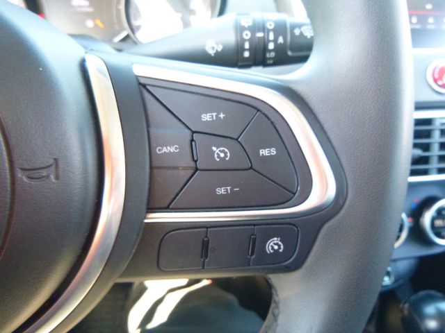 Fahrzeugabbildung Fiat 500X Cross >Automatik/Teilleder<