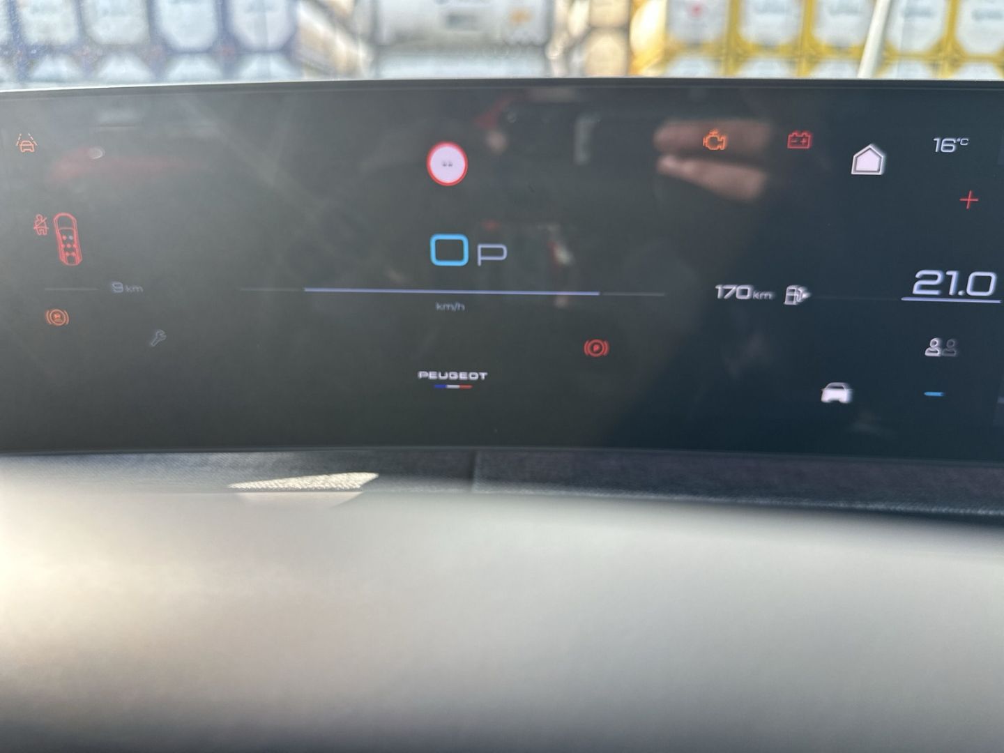 Fahrzeugabbildung Peugeot 5008 Hybrid 136 Allure Digitales Cockpit LED App