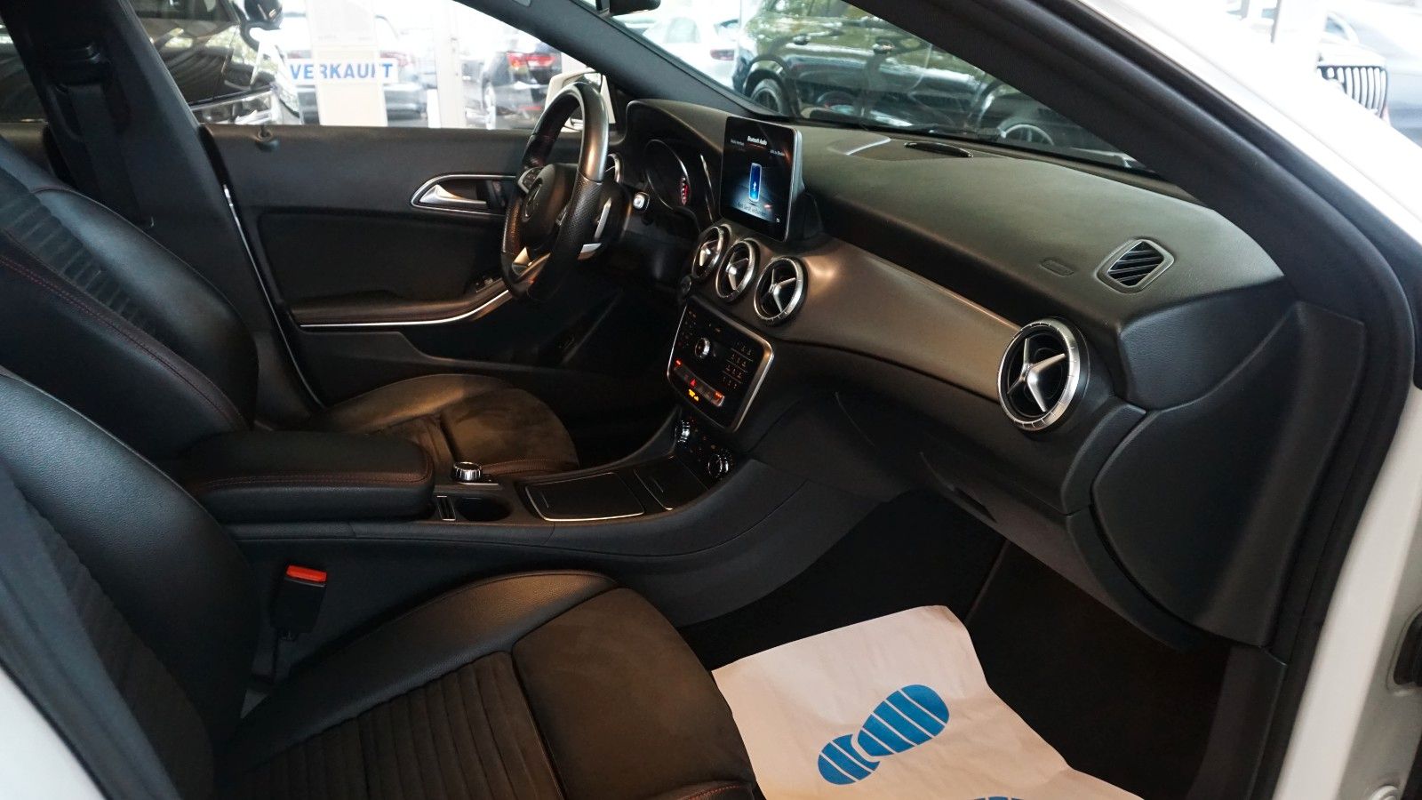 Fahrzeugabbildung Mercedes-Benz CLA 200 AMG