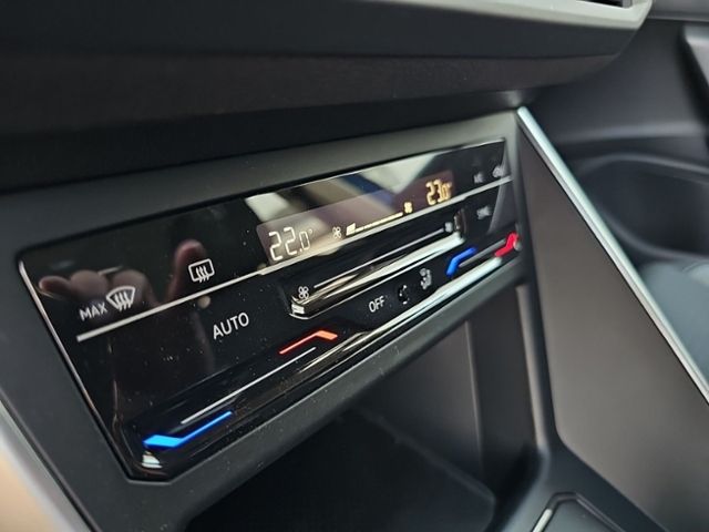 Fahrzeugabbildung Volkswagen Polo 1.0 TSI Life ACC PDC DAB+ LED CLIMATRONIC