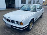 BMW 520 i E34 --- Oldtimer - BMW 5er Reihe aus 1990