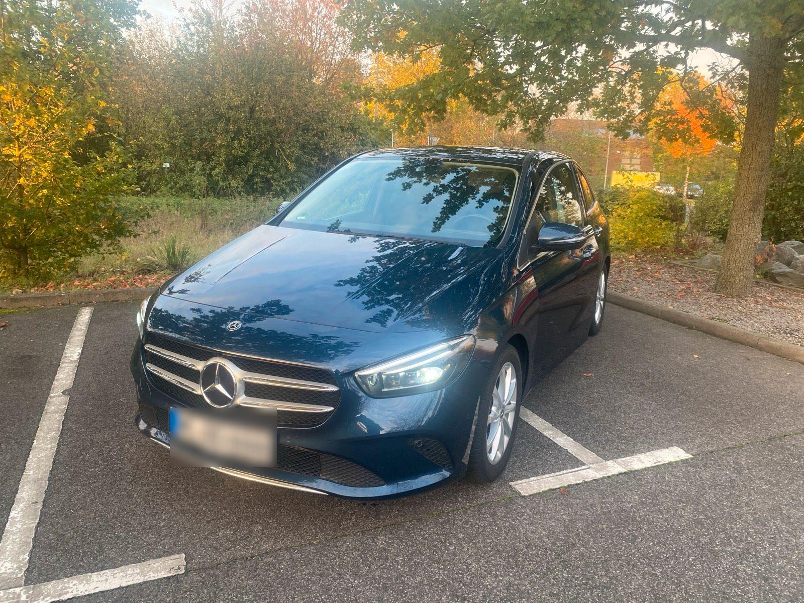 Mercedes-Benz B 220