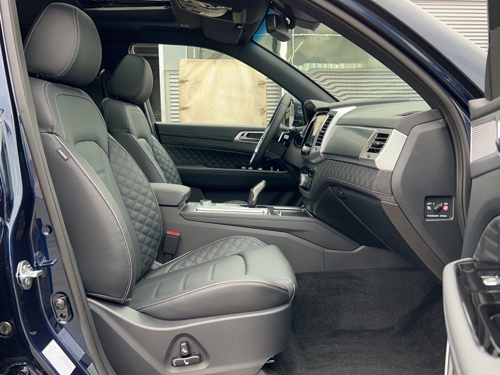 Fahrzeugabbildung Ssangyong Rexton Sapphire 2.2 D 8AT 4WD/360°KAMERA/7-Si./