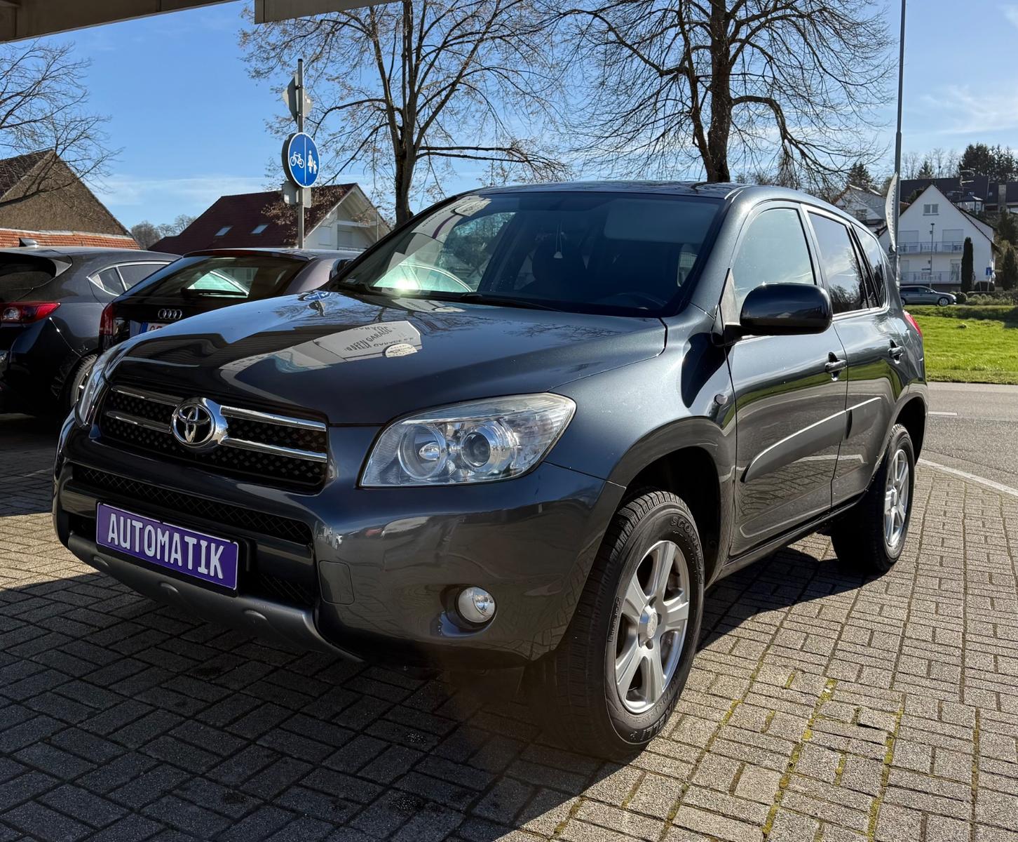 Toyota RAV 4 2.0-l-VVT-i 4x4 Sol Automatik Tüv Neu